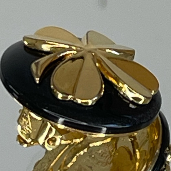 CHANEL Clover Motif Gold Tone Clip On Earrings With The Box - Picture 4 of 9